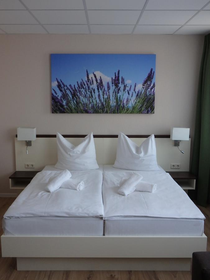 Garni Hotel Lavendelhof Nauen Dış mekan fotoğraf